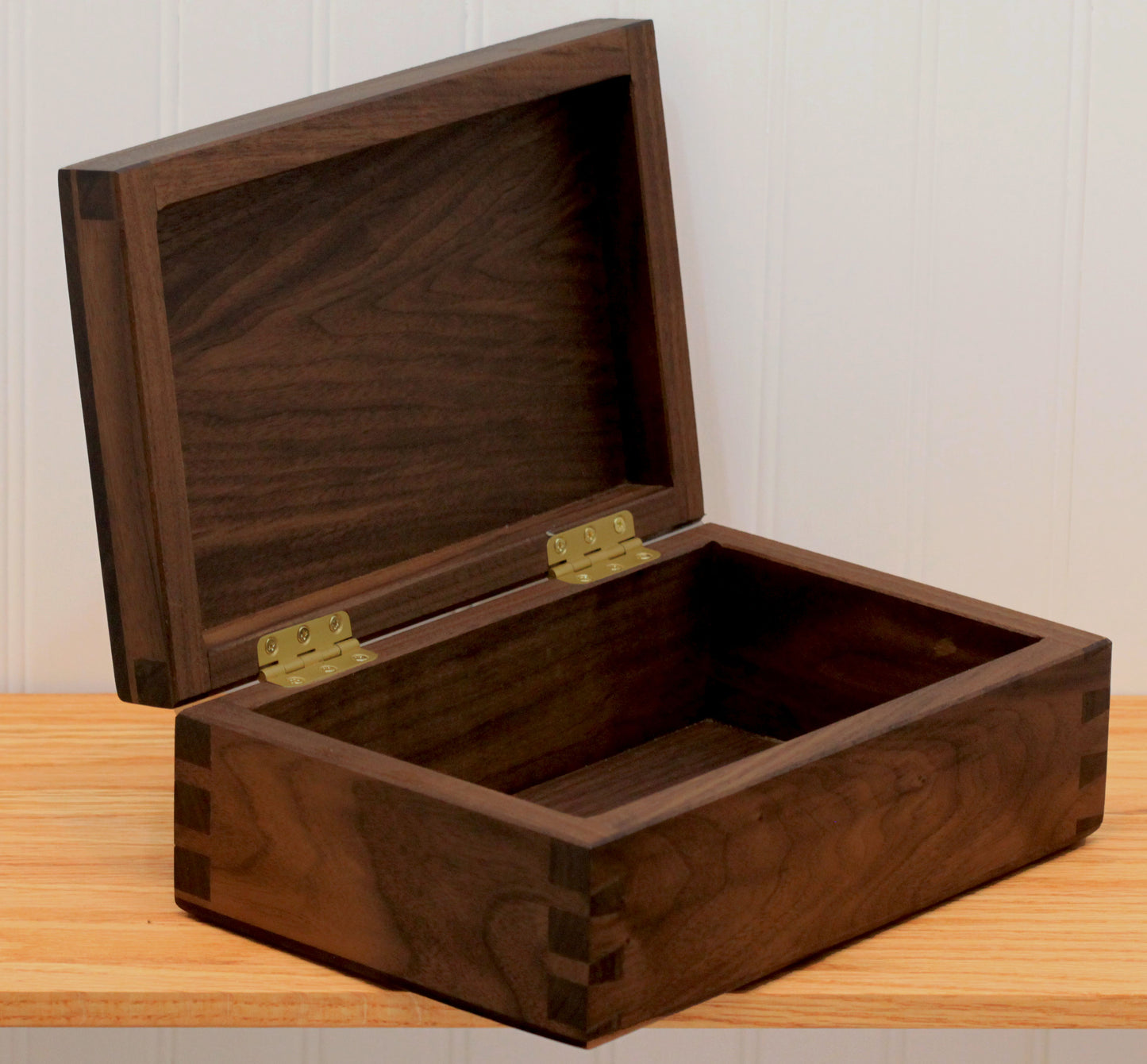Alligator Dovetail Keepsake Box, Walnut wood box, Memory Box Walnut, Crocodile Box